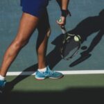 теніс великий, чоловік подає